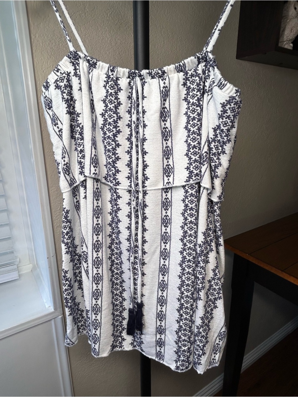 GAP boho tiered ruffle camisole tank top navy/white tribal geometric print. S - Picture 2 of 5